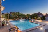 Istrische Luxus-Villa mit Swimmingpool in zentraler Lage von Medulin - Außenbereich