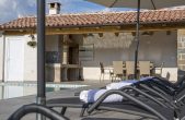 Istrische Luxus-Villa mit Infinity-Swimmingpool und Panoramablick in idyllischer Lage von Buje - Außenbereich