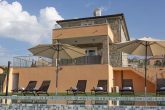 Istrische Luxus-Villa mit Infinity-Swimmingpool und Panoramablick in idyllischer Lage von Buje - Außenbereich